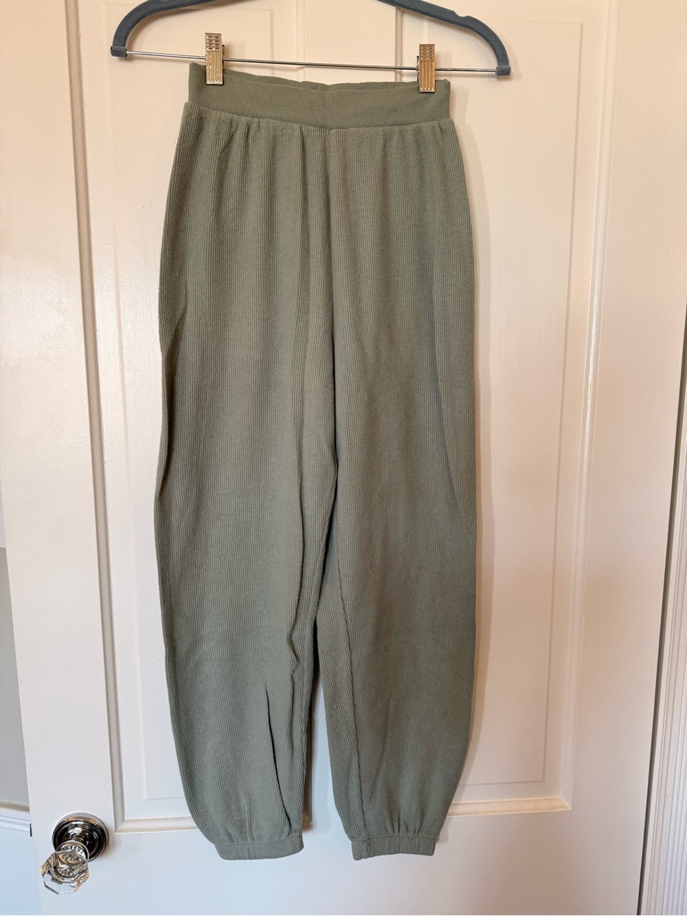 Skims waffle collection jogger in mineral